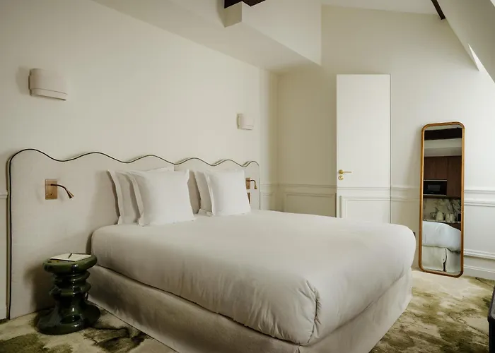 Leon Hotel Parijs